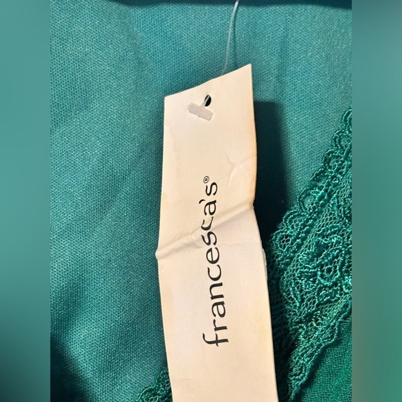 Miami- NET beautiful green embroidered crop top - Picture 3 of 6